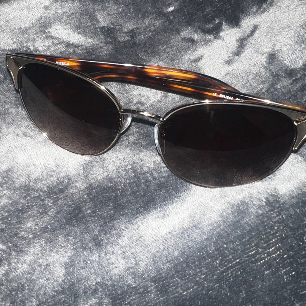 Woman’s Furla Leopard print Sunglasses